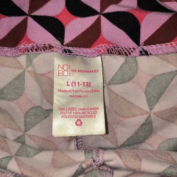 No boundaries size large biker shorts - Picture 3 of 4